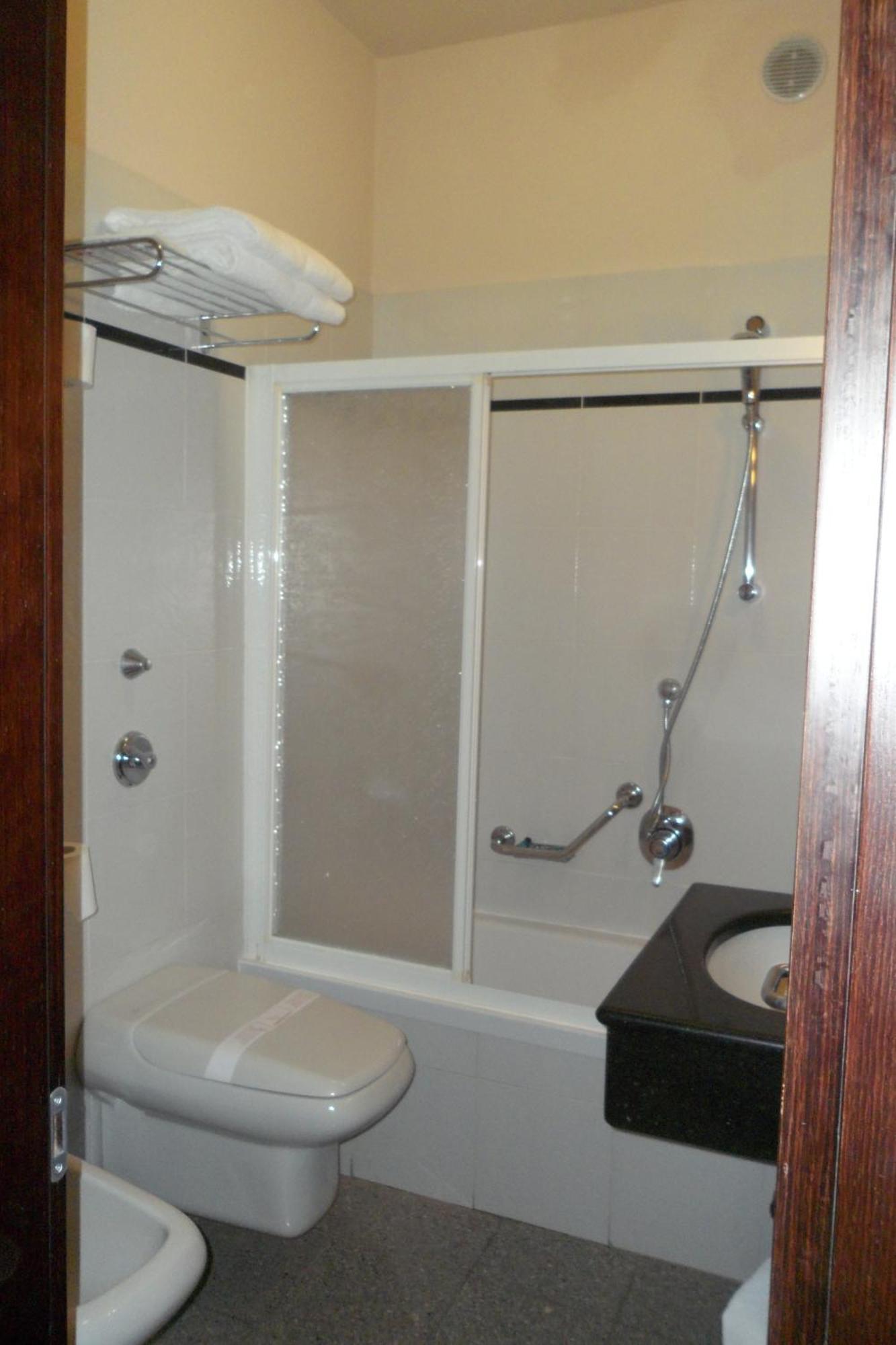 Hotel Eden Viareggio Phòng bức ảnh